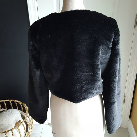 Chic Black Teddy Jacket - Picture 4 of 5